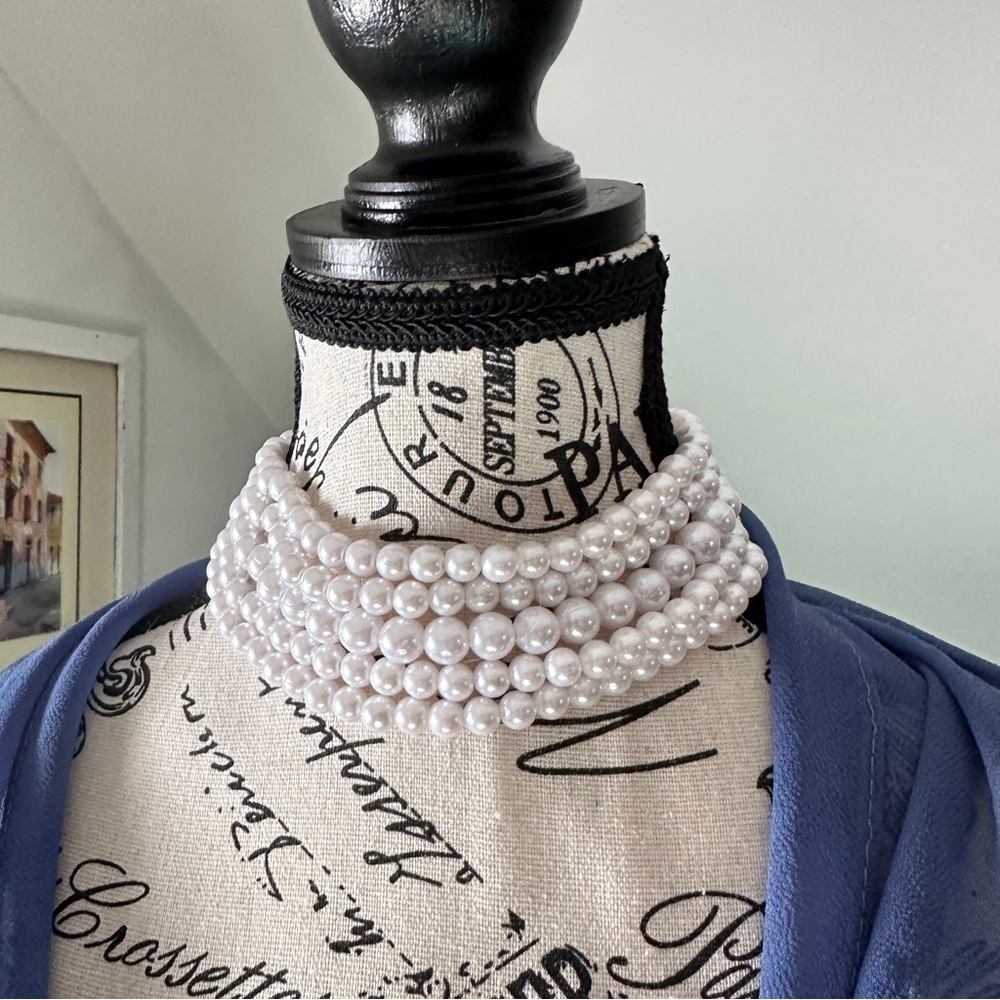 Elegant White Faux Pearl Choker Necklace with adjustable fit